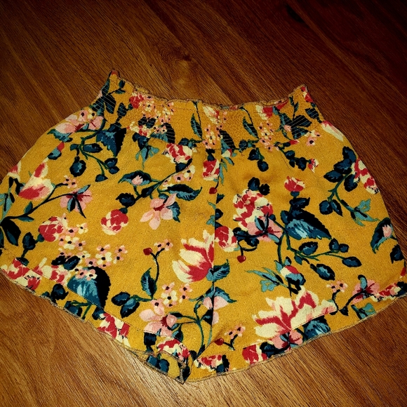 Floral shorts - Picture 3 of 3